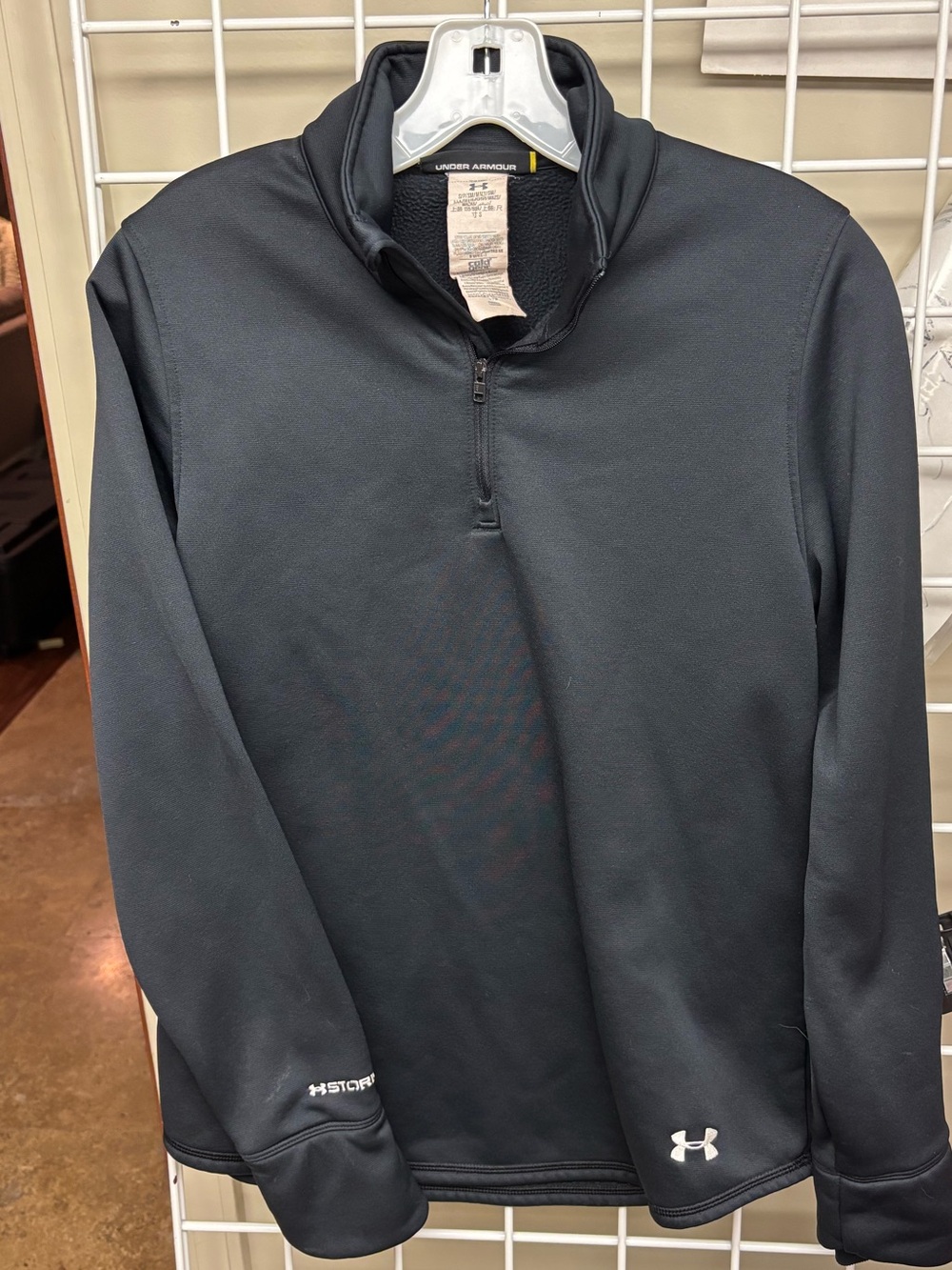 Under Armour ColdGear Women’s Storm 1/4 Zip pullover size small. Black. #1250331